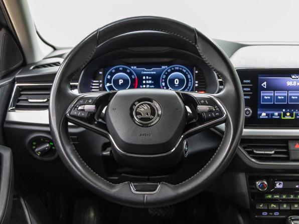 Skoda Rapid II с пробегом 2021 года, цена 1 598 000 рублей, 106000 км, лифтбек, Автокод Объявления