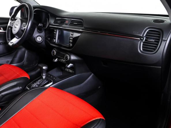 Kia Rio IV с пробегом 2018 года, цена 1 348 000 рублей, 129162 км, хэтчбек, Автокод Объявления