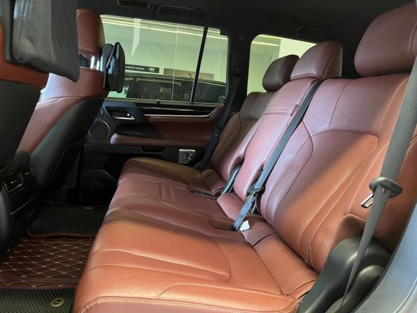 Lexus LX III Рестайлинг 2 с пробегом 2017 года, цена 7 900 000 рублей, 160000 км, внедорожник, Автокод Объявления