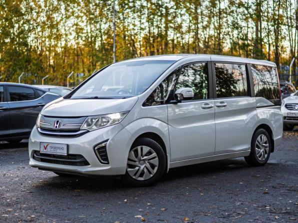 Honda Stepwgn V с пробегом 2015 года, цена 1 510 000 рублей, 193413 км, минивэн, Автокод Объявления
