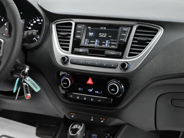 Hyundai Solaris II с пробегом 2019 года, цена 719 000 рублей, 77336 км, седан, Автокод Объявления