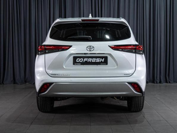 Toyota Highlander IV (XU70) с пробегом 2025 года, цена 5 779 000 рублей, 117 км, внедорожник, Автокод Объявления
