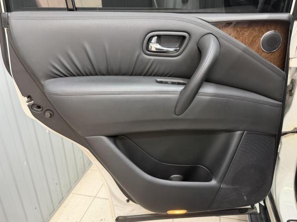 Infiniti QX56 II с пробегом 2011 года, цена 1 929 000 рублей, 323602 км, внедорожник, Автокод Объявления