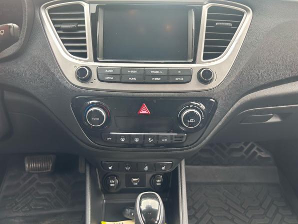 Hyundai Solaris II с пробегом 2019 года, цена 1 370 000 рублей, 128000 км, седан, Автокод Объявления