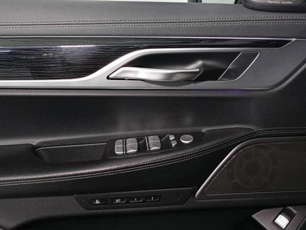 BMW 7 серии VI (G11/G12) Рестайлинг с пробегом 2019 года, цена 5 922 000 рублей, 111220 км, седан, Автокод Объявления