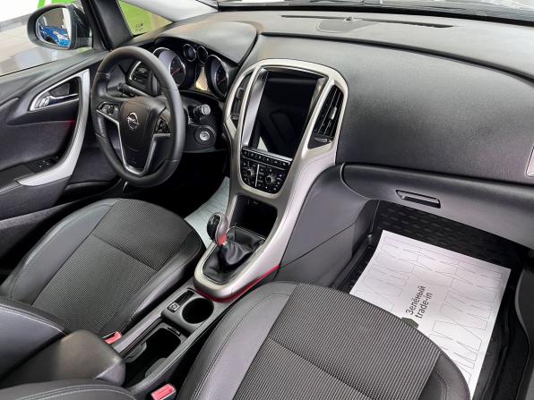 Opel Astra J с пробегом 2011 года, цена 695 000 рублей, 240000 км, хэтчбек, Автокод Объявления