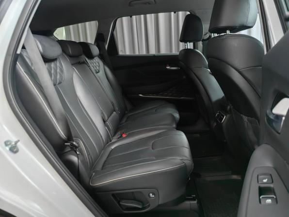 Hyundai Santa Fe IV Рестайлинг с пробегом 2022 года, цена 3 999 000 рублей, 41314 км, внедорожник, Автокод Объявления