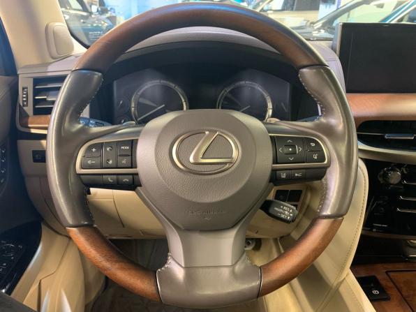Lexus LX III Рестайлинг 2 с пробегом 2020 года, цена 9 362 000 рублей, 71484 км, внедорожник, Автокод Объявления