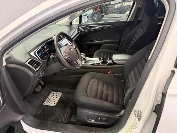 Ford Fusion (North America) II с пробегом 2015 года, цена 997 000 рублей, 228000 км, седан, Автокод Объявления