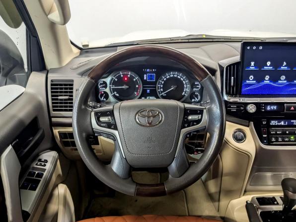 Toyota Land Cruiser 200 Series Рестайлинг 2 с пробегом 2020 года, цена 7 400 000 рублей, 127645 км, внедорожник, Автокод Объявления
