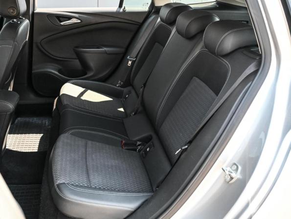 Opel Astra K с пробегом 2018 года, цена 1 378 000 рублей, 96333 км, универсал, Автокод Объявления