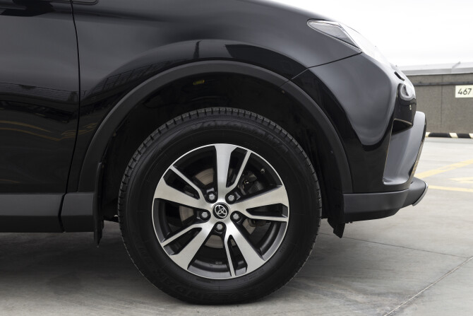 Toyota RAV4 IV (XA40) Рестайлинг с пробегом 2019 года, цена 2 920 000 рублей, 90500 км, внедорожник, Автокод Объявления