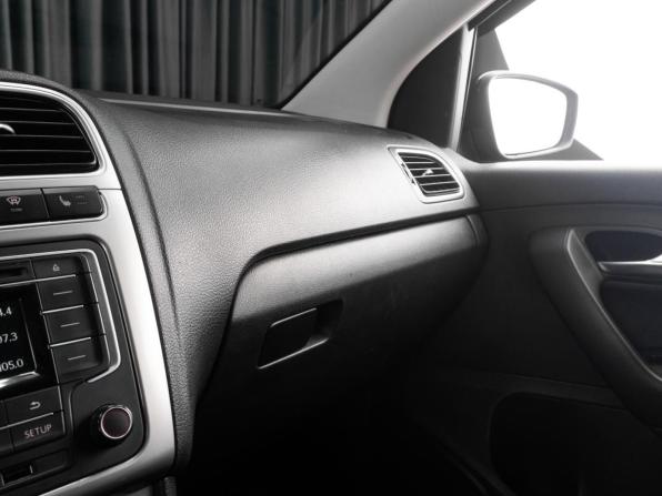 Volkswagen Polo V Рестайлинг с пробегом 2017 года, цена 1 279 000 рублей, 122283 км, седан, Автокод Объявления