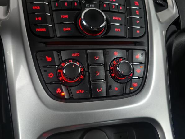 Opel Astra J Рестайлинг с пробегом 2014 года, цена 833 000 рублей, 177038 км, хэтчбек, Автокод Объявления