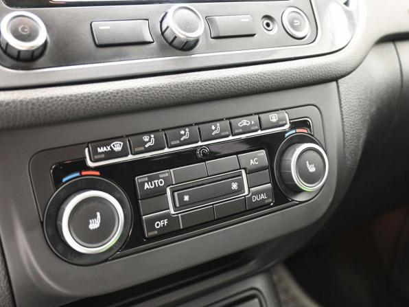 Volkswagen Tiguan I Рестайлинг с пробегом 2012 года, цена 1 599 000 рублей, 261617 км, внедорожник, Автокод Объявления