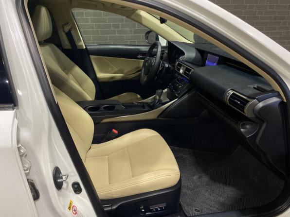 Lexus IS III с пробегом 2013 года, цена 2 320 000 рублей, 181999 км, седан, Автокод Объявления