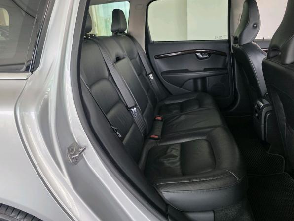 Volvo V70 III Рестайлинг с пробегом 2013 года, цена 1 000 000 рублей, 145115 км, универсал, Автокод Объявления