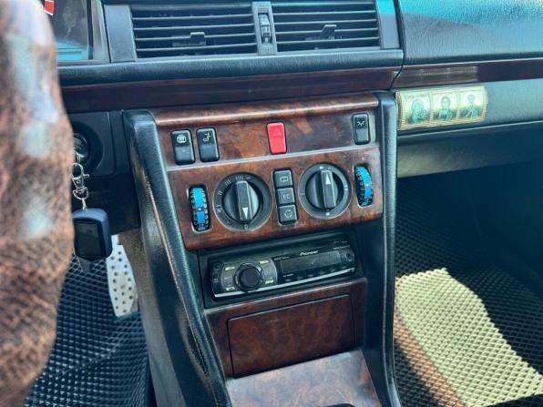 Mercedes-Benz E-Класс I (W124) с пробегом 1995 года, цена 670 000 рублей, 461849 км, седан, Автокод Объявления