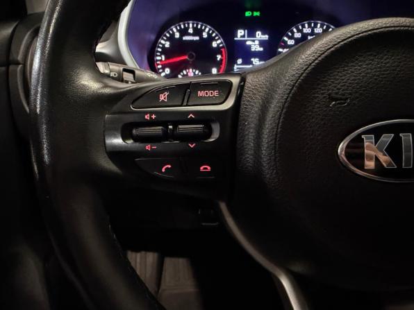 Kia Rio IV Рестайлинг с пробегом 2021 года, цена 1 589 000 рублей, 135000 км, хэтчбек, Автокод Объявления