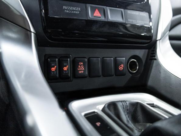 Mitsubishi Pajero Sport III с пробегом 2017 года, цена 3 079 585 рублей, 119000 км, внедорожник, Автокод Объявления