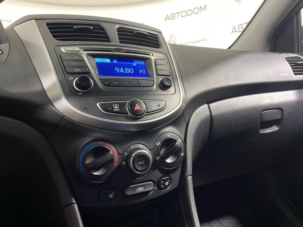 Hyundai Solaris I Рестайлинг с пробегом 2015 года, цена 1 019 000 рублей, 108000 км, седан, Автокод Объявления