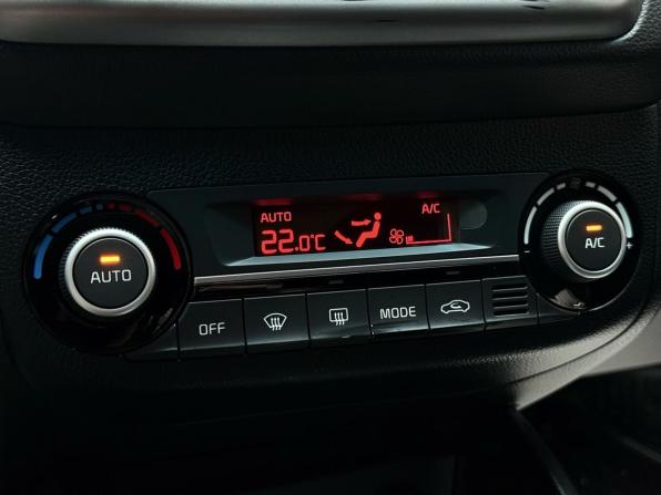 Kia Rio III Рестайлинг с пробегом 2016 года, цена 1 299 000 рублей, 58009 км, седан, Автокод Объявления