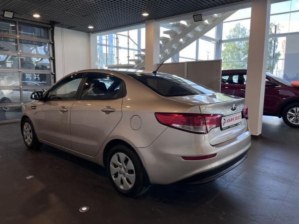 Kia Rio III Рестайлинг с пробегом 2015 года, цена 1 020 000 рублей, 148764 км, седан, Автокод Объявления