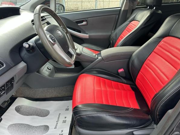 Toyota Prius III (XW30) с пробегом 2011 года, цена 930 000 рублей, 186916 км, лифтбек, Автокод Объявления