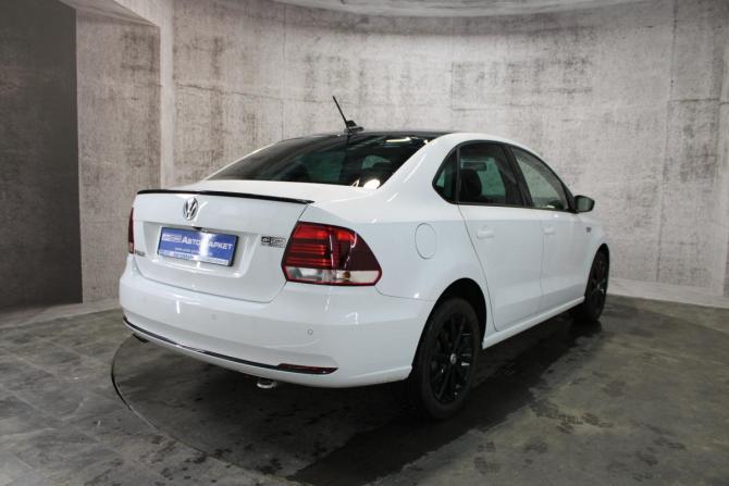 Volkswagen Polo V Рестайлинг с пробегом 2018 года, цена 1 246 000 рублей, 102420 км, седан, Автокод Объявления