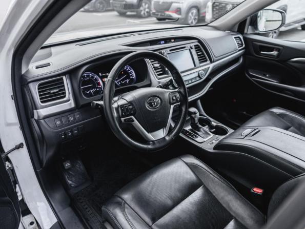 Toyota Highlander III (XU50) Рестайлинг с пробегом 2018 года, цена 3 998 000 рублей, 119600 км, внедорожник, Автокод Объявления