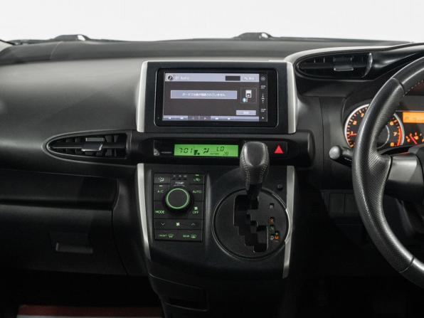 Toyota Wish II с пробегом 2011 года, цена 1 250 000 рублей, 154484 км, минивэн, Автокод Объявления