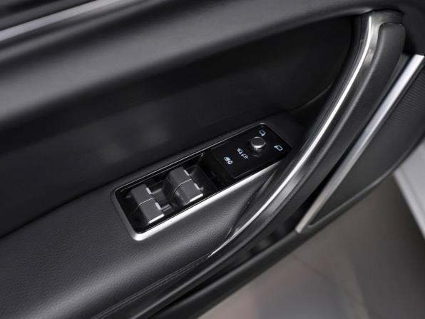 Jaguar XF II Рестайлинг с пробегом 2021 года, цена 4 500 000 рублей, 38223 км, седан, Автокод Объявления