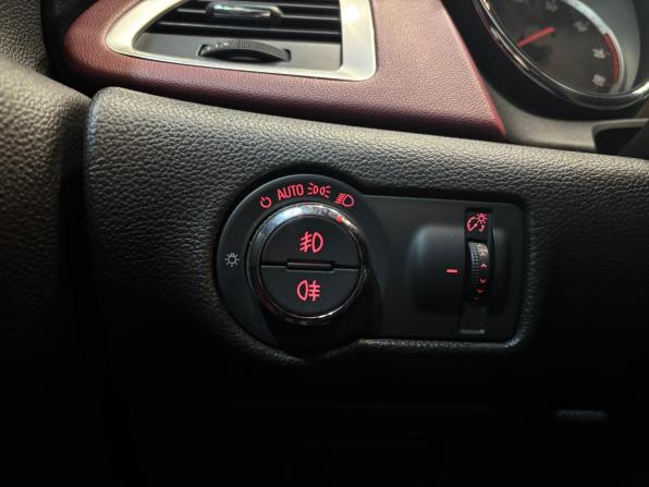 Opel Astra J Рестайлинг с пробегом 2014 года, цена 879 000 рублей, 161000 км, хэтчбек, Автокод Объявления