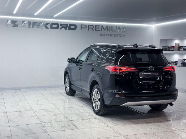 Toyota RAV4 IV (XA40) Рестайлинг с пробегом 2018 года, цена 2 650 000 рублей, 178000 км, внедорожник, Автокод Объявления