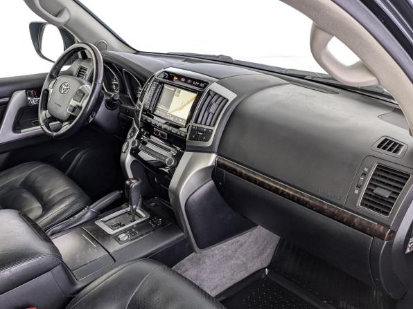 Toyota Land Cruiser 200 Series Рестайлинг 1 с пробегом 2012 года, цена 3 300 000 рублей, 291690 км, внедорожник, Автокод Объявления