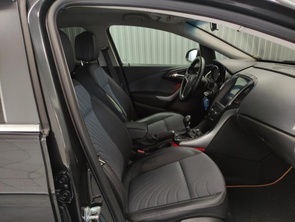Opel Astra J Рестайлинг с пробегом 2013 года, цена 757 000 рублей, 183636 км, седан, Автокод Объявления