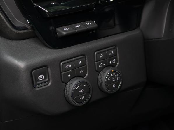 Chevrolet Silverado IV (T1XX) Рестайлинг с пробегом 2026 года, цена 11 499 000 рублей, 36 км, offers.body_type.unknown, Автокод Объявления