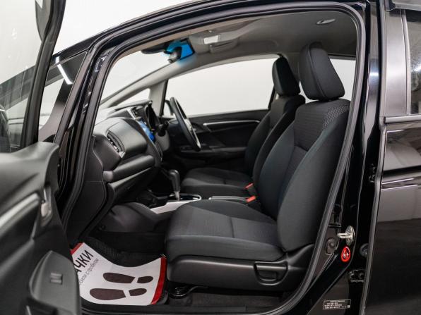 Honda Fit III Рестайлинг с пробегом 2019 года, цена 1 197 000 рублей, 130000 км, хэтчбек, Автокод Объявления