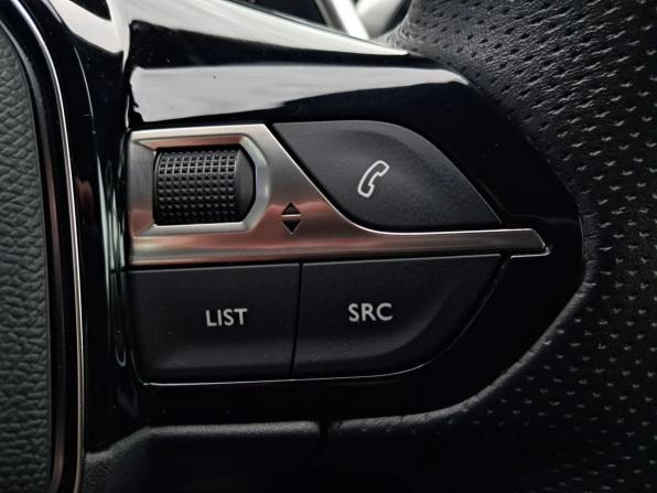 Peugeot 3008 II Рестайлинг с пробегом 2021 года, цена 2 700 000 рублей, 68499 км, внедорожник, Автокод Объявления