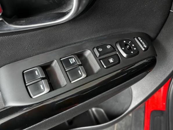 Kia Soul II Рестайлинг с пробегом 2018 года, цена 1 360 000 рублей, 171081 км, хэтчбек, Автокод Объявления