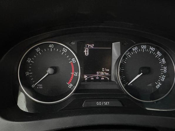 Skoda Rapid I с пробегом 2016 года, цена 1 030 000 рублей, 97326 км, лифтбек, Автокод Объявления