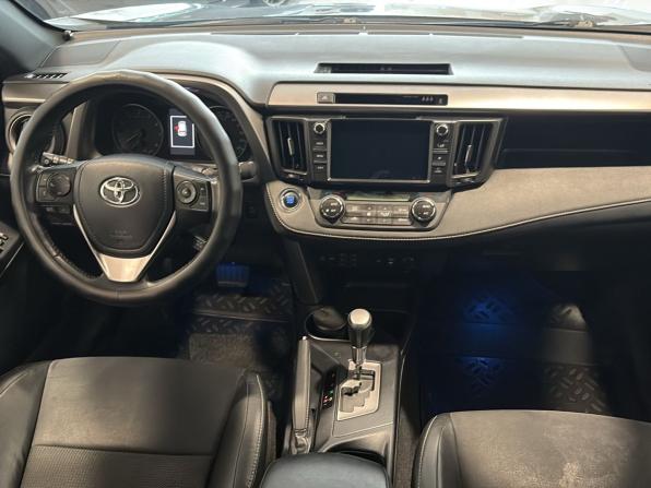 Toyota RAV4 IV (XA40) Рестайлинг с пробегом 2016 года, цена 2 380 000 рублей, 130000 км, внедорожник, Автокод Объявления