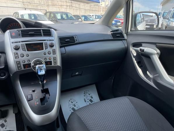 Toyota Verso I с пробегом 2010 года, цена 1 050 000 рублей, 190000 км, компактвэн, Автокод Объявления
