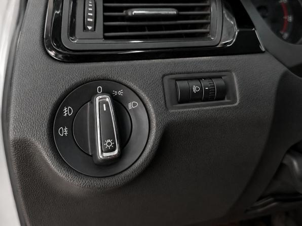 Skoda Rapid I с пробегом 2015 года, цена 679 000 рублей, 318693 км, лифтбек, Автокод Объявления