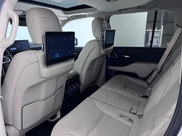 Toyota Land Cruiser 300 Series с пробегом 2022 года, цена 8 500 000 рублей, 122410 км, внедорожник, Автокод Объявления