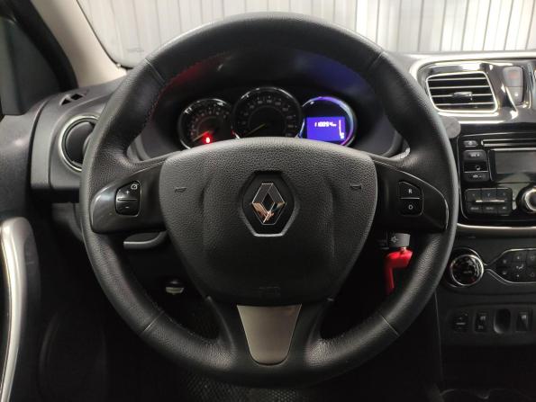 Renault Sandero II с пробегом 2016 года, цена 950 000 рублей, 110053 км, хэтчбек, Автокод Объявления
