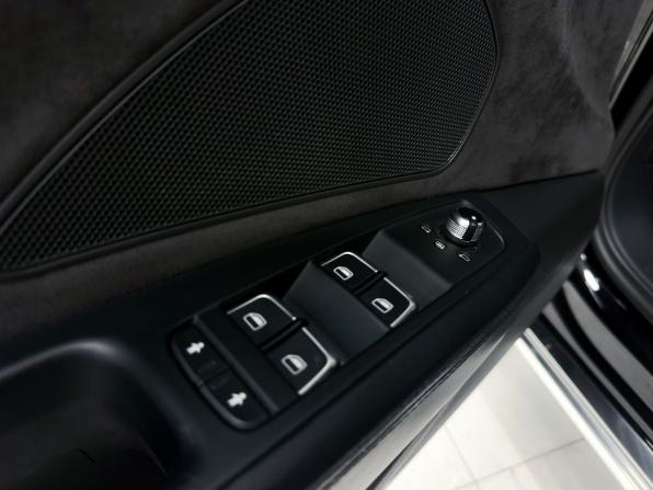 Audi A8 III (D4) Рестайлинг с пробегом 2016 года, цена 2 399 000 рублей, 172000 км, седан, Автокод Объявления