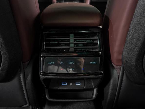 Geely Monjaro I с пробегом 2023 года, цена 3 199 000 рублей, 40207 км, внедорожник, Автокод Объявления