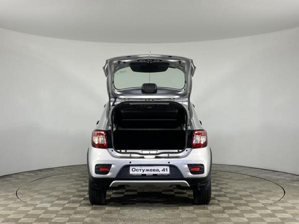 Renault Sandero II Рестайлинг с пробегом 2019 года, цена 1 300 000 рублей, 89202 км, хэтчбек, Автокод Объявления