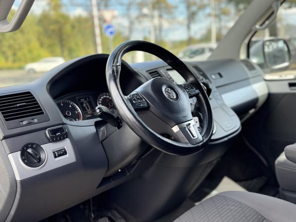 Volkswagen Multivan T5 Рестайлинг с пробегом 2011 года, цена 2 262 000 рублей, 300667 км, минивэн, Автокод Объявления